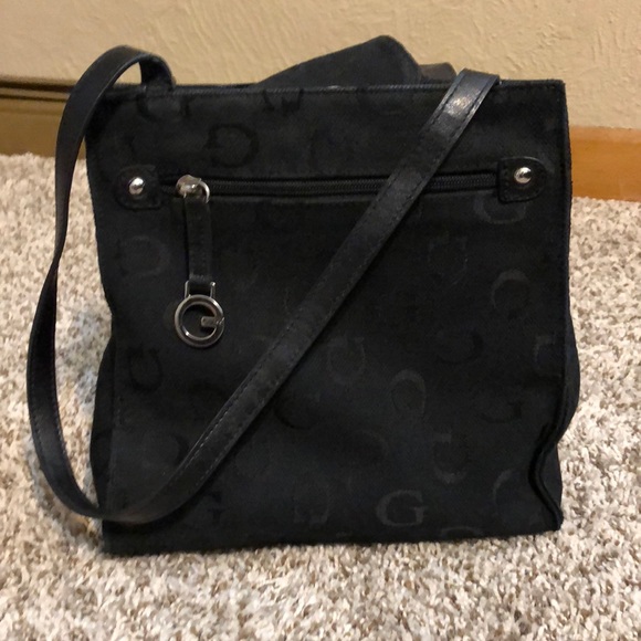 Guess Handbags - 🖤BLACK Guess? Handbag 🖤